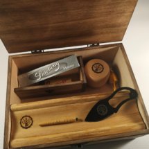 Detachable rolling tray knife and xl papers